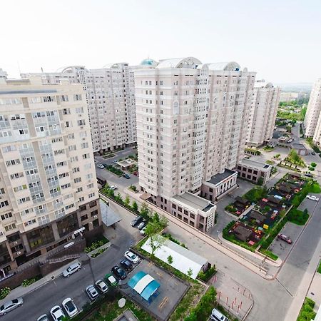 Razmestim В Жк Шахристан На 15 Этаже Almaty Eksteriør bilde