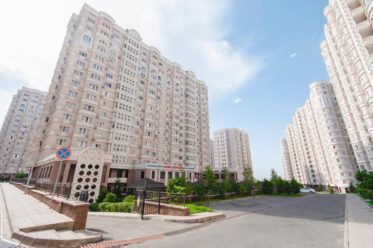 Razmestim В Жк Шахристан На 15 Этаже Almaty Eksteriør bilde