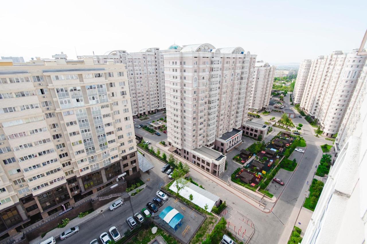 Razmestim В Жк Шахристан На 15 Этаже Almaty Eksteriør bilde